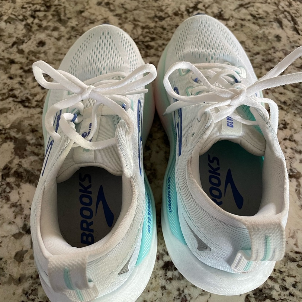 Brooks Glycerin 22 Women’s Running Shoe size 7 ** Like New**
